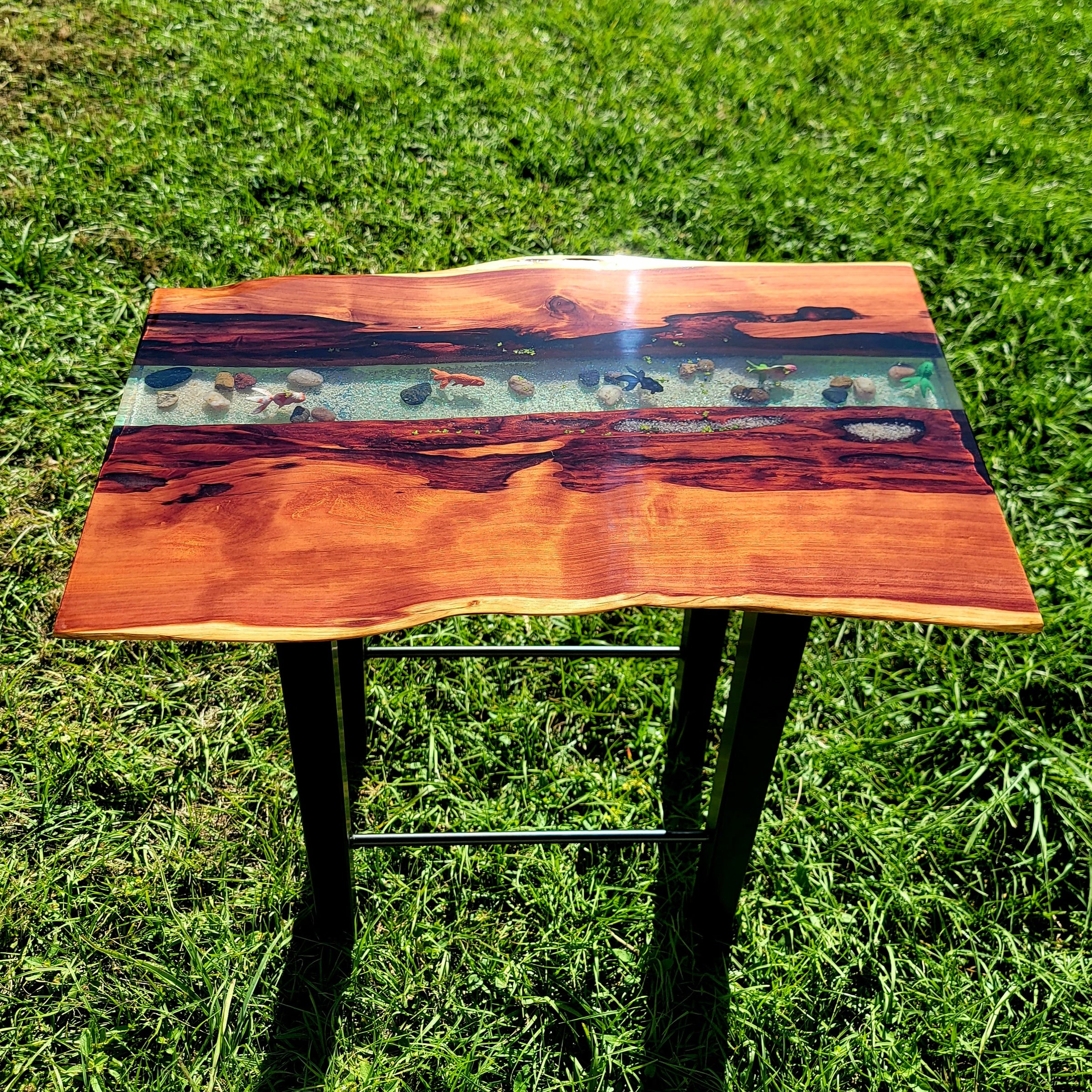レトロフィッシュ　リバーテーブル Cedar River Table | Timber Resin Co LLC